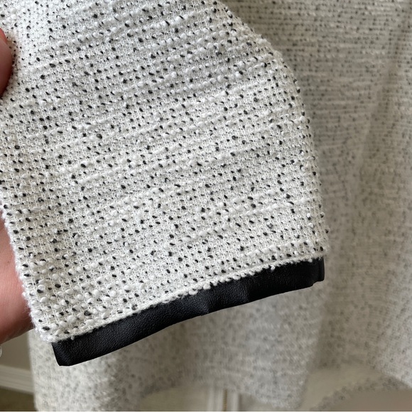 Dynamite Women’s 3/4 Length Sleeve Blouse Large - Picture 7 of 16